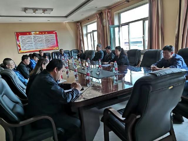 鋼興匯辰公司黨支部召開(kāi)“不忘初心 牢記使命”主題教育動(dòng)員大會(huì ).jpg