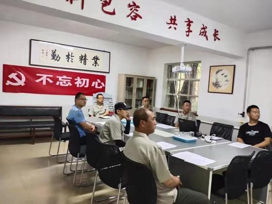 鋼興瑞豐物流公司黨支部召開(kāi)“不忘初心 牢記使命”主題教育動(dòng)員大會(huì ).jpg